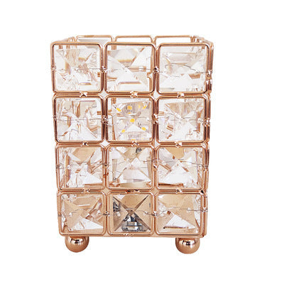 Himalayan crystal salt lamp by Alunorix